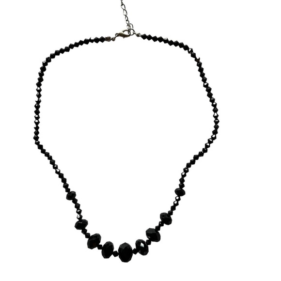 Black Graduated Bead Necklace - Picture 3 of 4